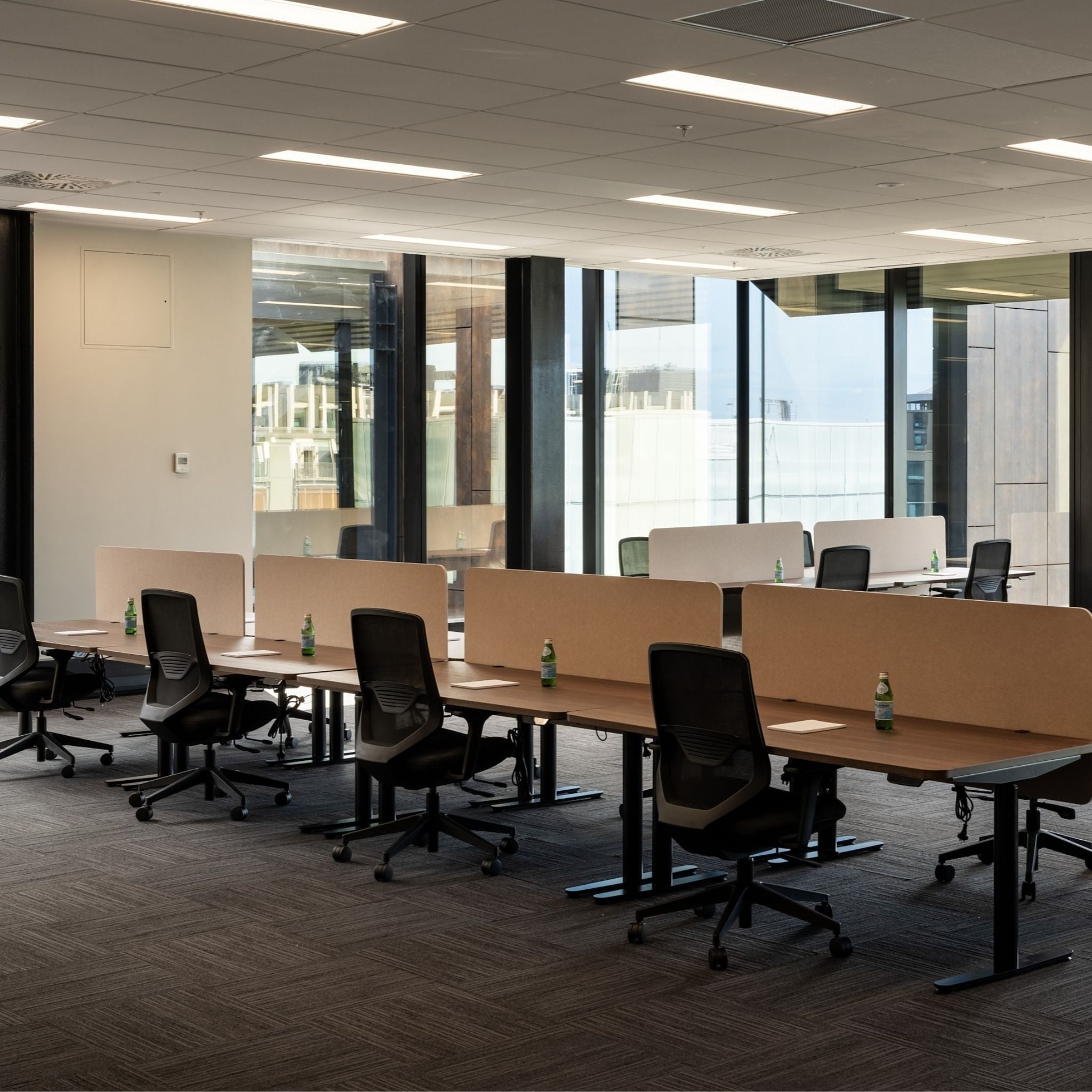 Dauphin To-Sync Work Chair