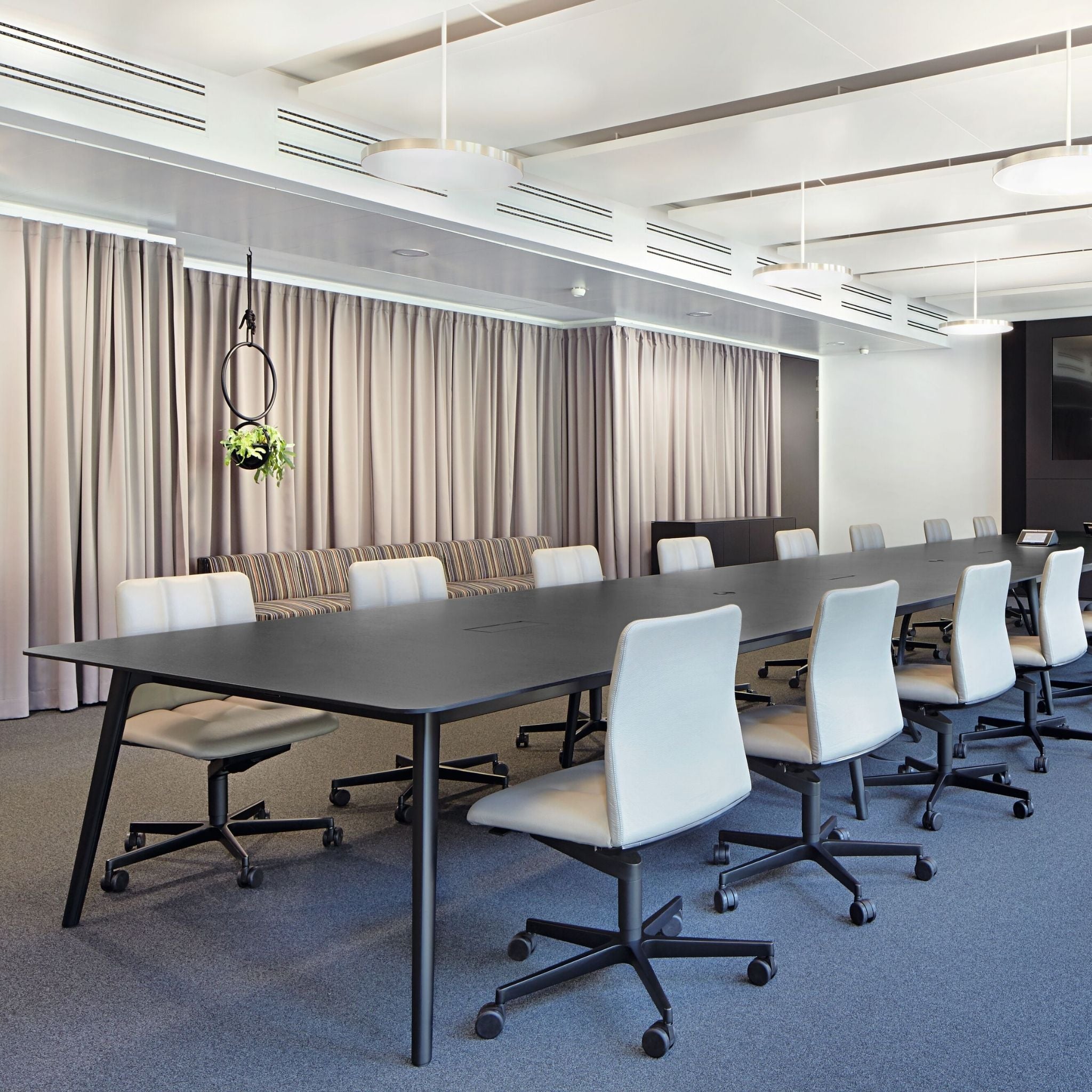 Leadchair Management